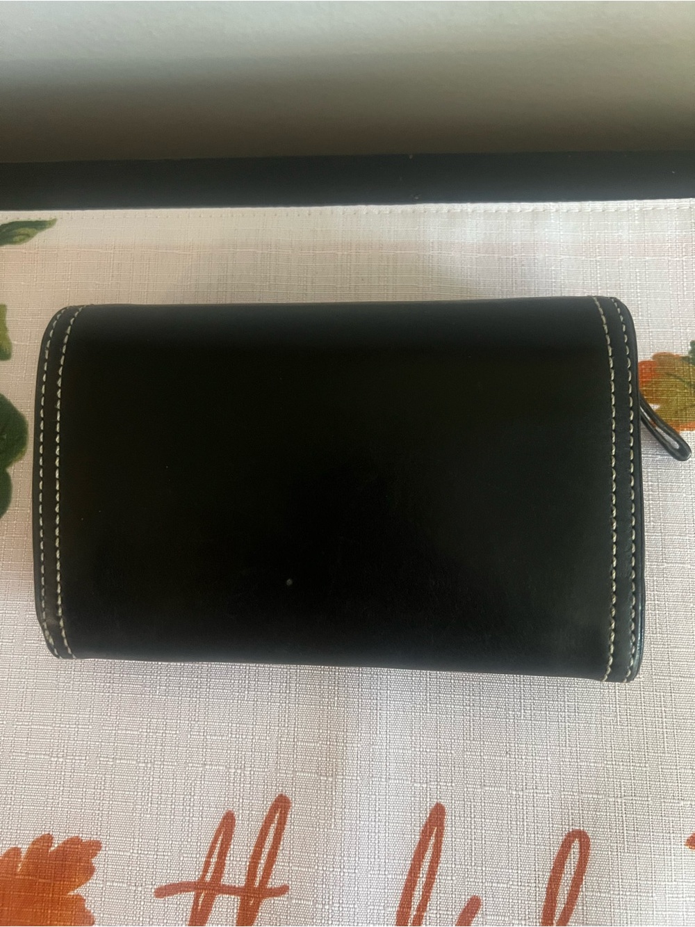 Coach Vintage Black Leather Medium Trifold Wallet white Stitching - Picture 8 of 8
